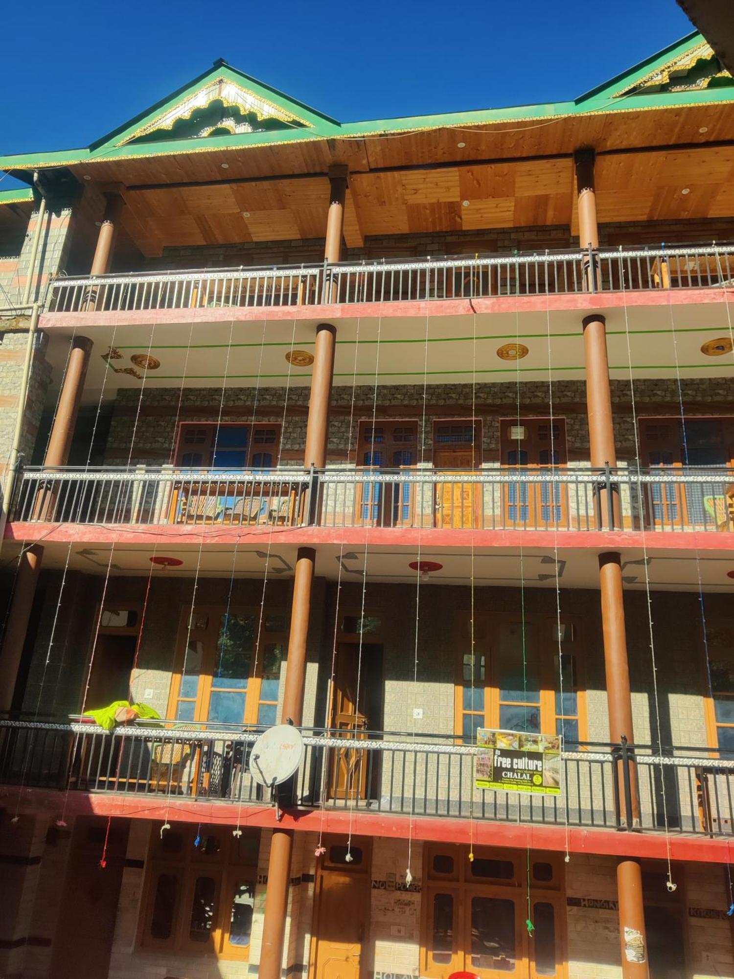 Chalo Chhalal Hotel & Cafe Kasol Ngoại thất bức ảnh