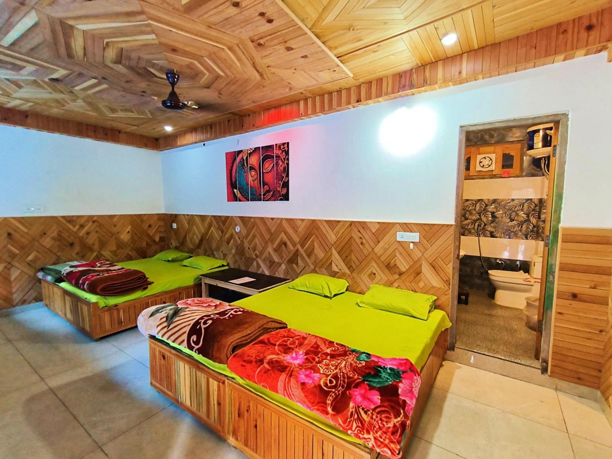 Chalo Chhalal Hotel & Cafe Kasol Ngoại thất bức ảnh