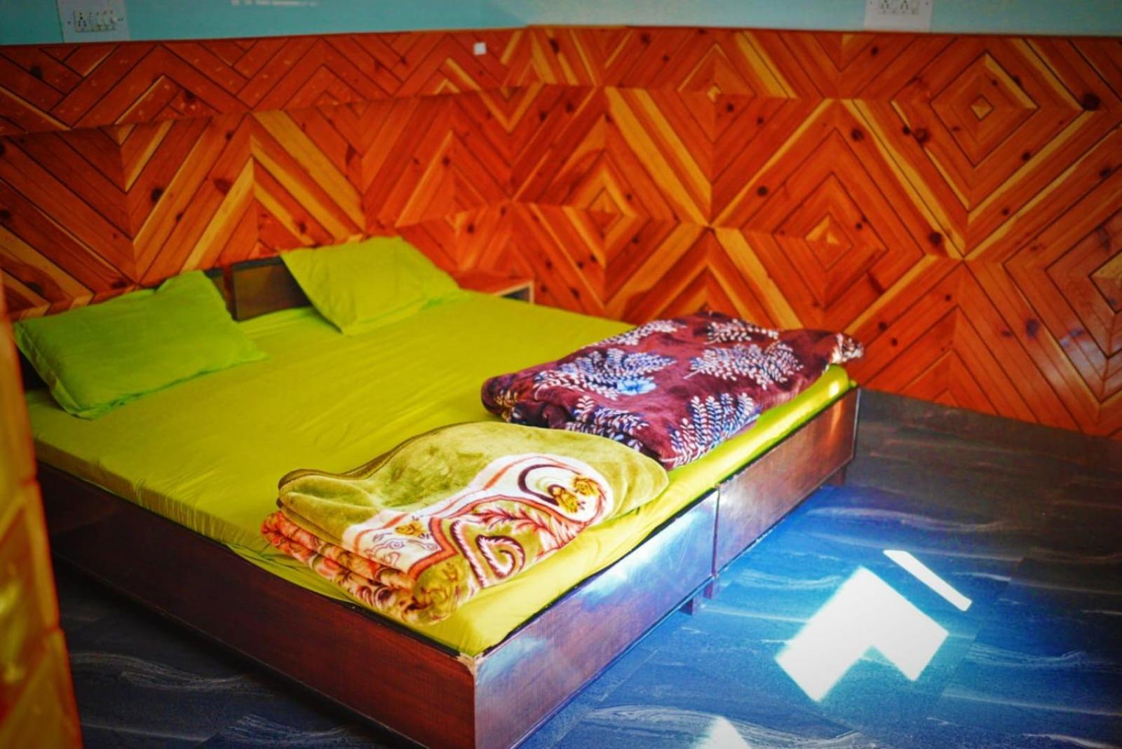 Chalo Chhalal Hotel & Cafe Kasol Ngoại thất bức ảnh