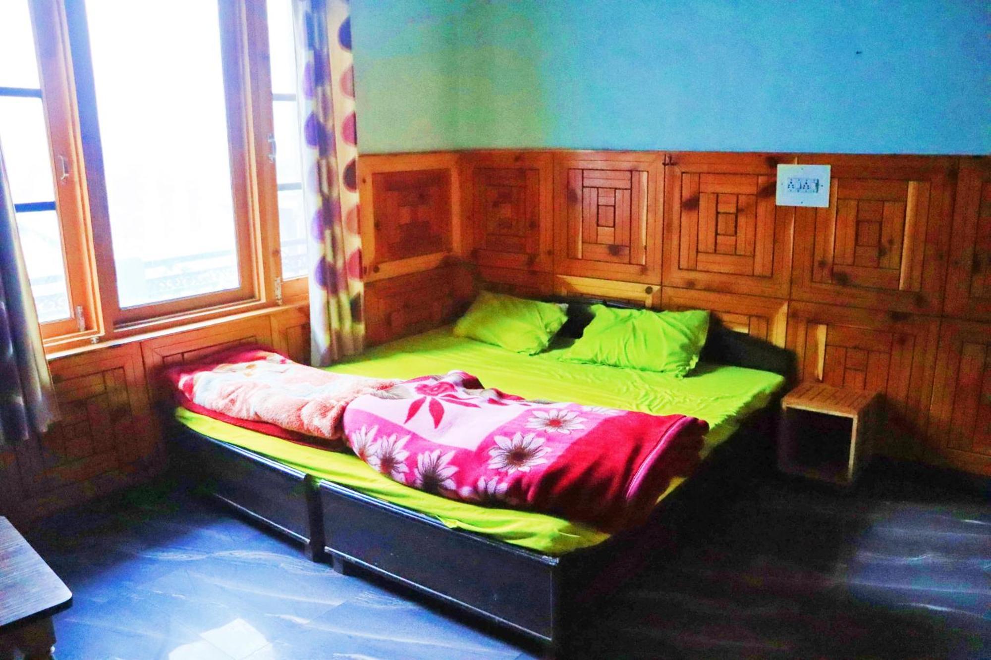 Chalo Chhalal Hotel & Cafe Kasol Ngoại thất bức ảnh