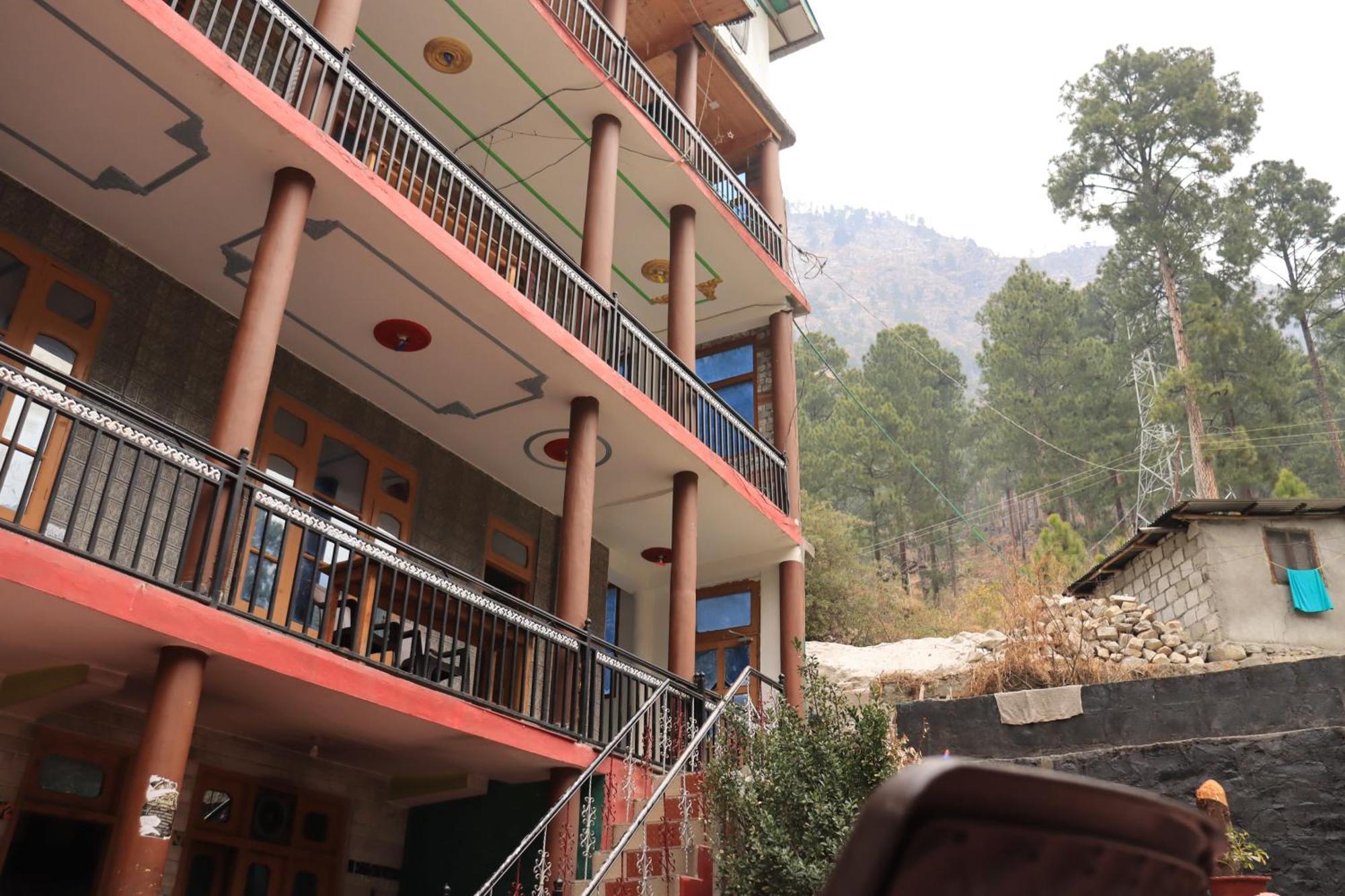 Chalo Chhalal Hotel & Cafe Kasol Ngoại thất bức ảnh