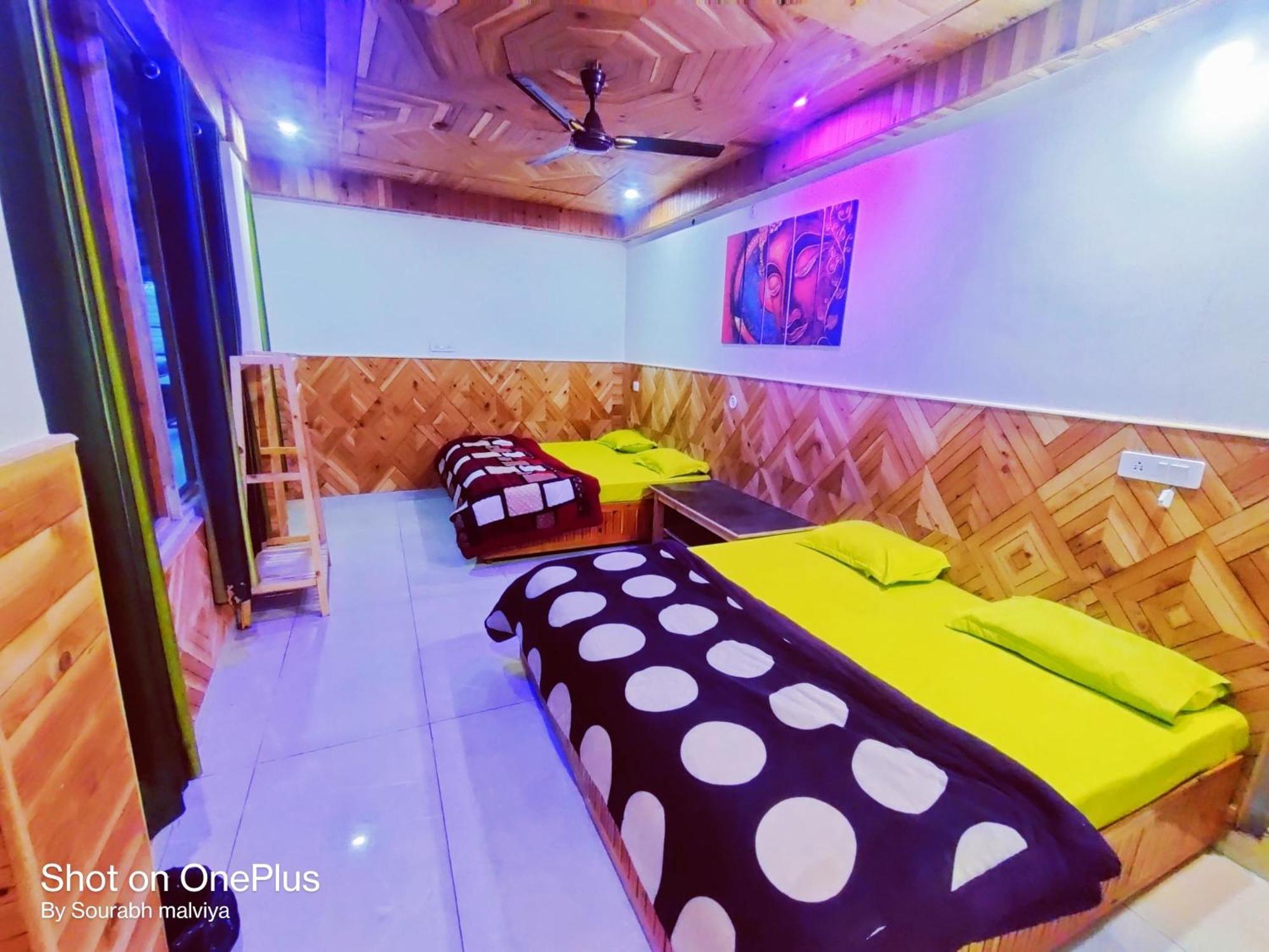 Chalo Chhalal Hotel & Cafe Kasol Ngoại thất bức ảnh