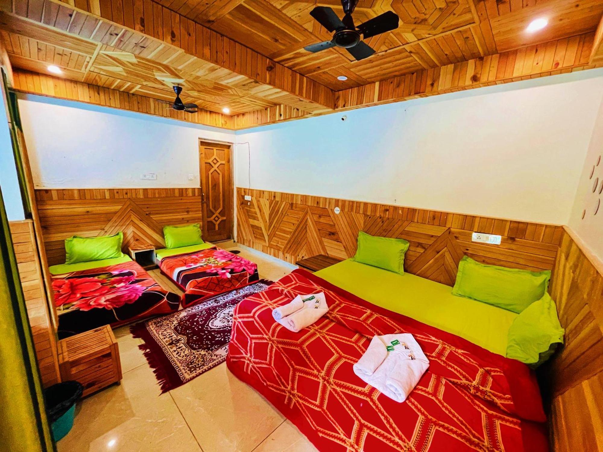 Chalo Chhalal Hotel & Cafe Kasol Ngoại thất bức ảnh